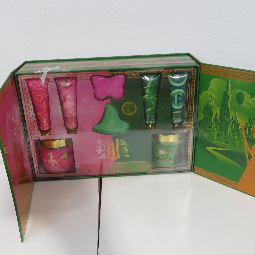 (#129) Wicked Luxury 8 piece Bath Collection